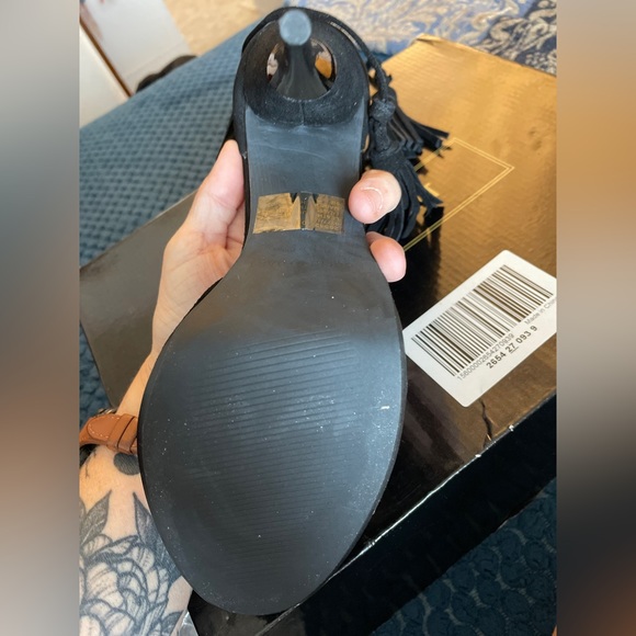 NWT - Colin Stuart Black Lace up heels with gold detail & tassels - Picture 3 of 4